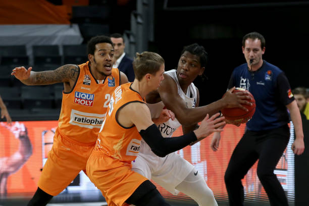 也为观众呈 也为观众呈