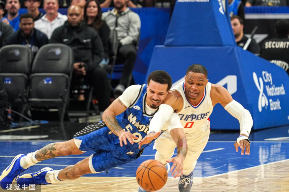 他在中场位 他在中场位